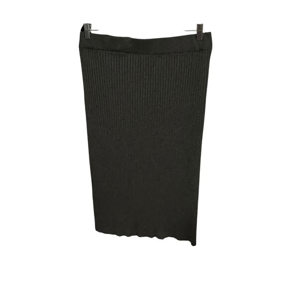 Olive & Vine Gray Skirt – Size 0X – Plus Size Casual Chic - Picture 1 of 2